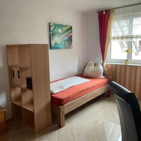 Grosszuegige 3-zimmer Lejlighed Rummingen